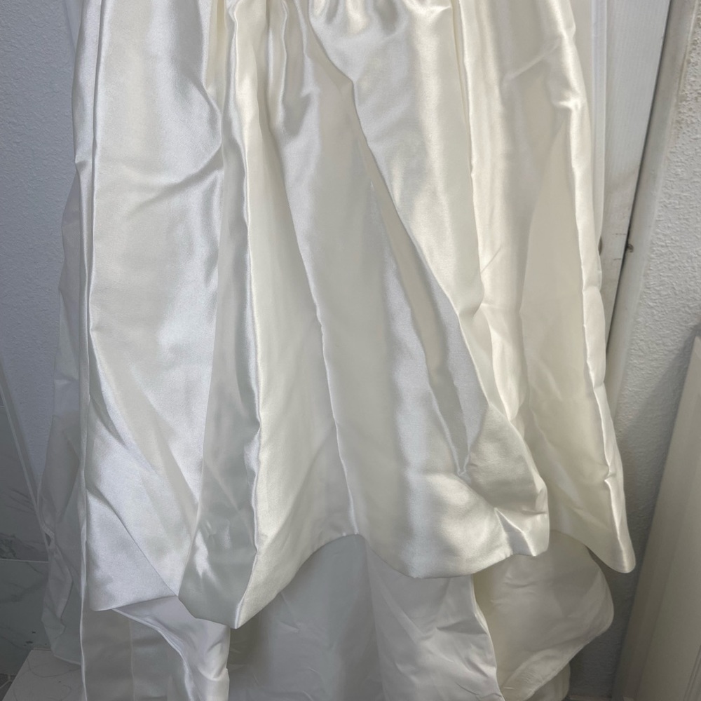 David Bridal’s white wedding dress size 10 - Picture 2 of 7
